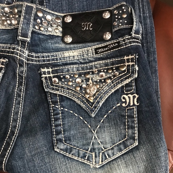 🛑Sold🛑 Miss Me Crystal Studs & Stones Jeans - Picture 4 of 8
